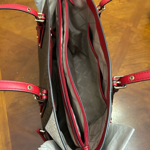 Michae Kors red and cream shades - Picture 13 of 16